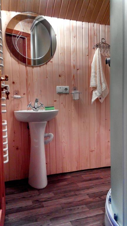Cottage Ozerniy ラーゼシュチュナ 部屋 写真