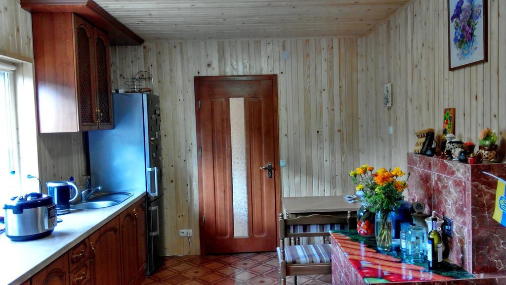 Cottage Ozerniy ラーゼシュチュナ 部屋 写真