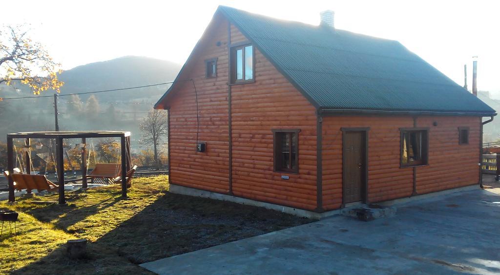 Cottage Ozerniy ラーゼシュチュナ エクステリア 写真